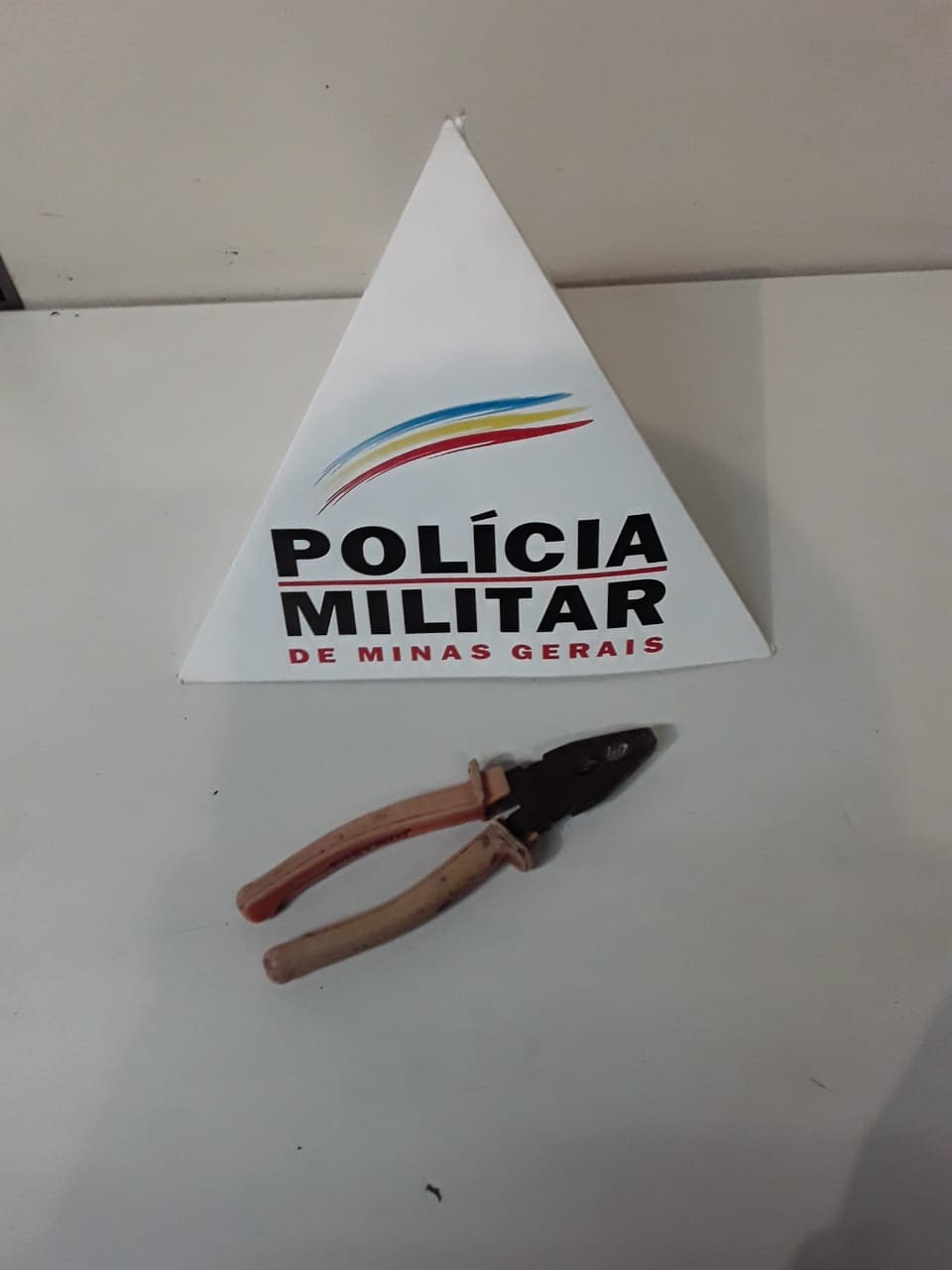 Divinópolis – Polícia Militar prende, em flagrante, suspeitos de furto