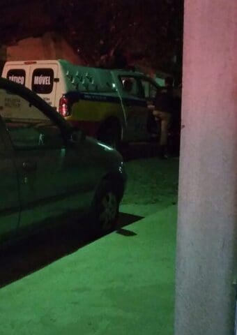 Itaúna: Jovem é baleado durante perseguição policial