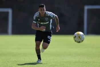Atl&eacute;tico ainda tenta reverter pena de Pav&oacute;n na Libertadores.