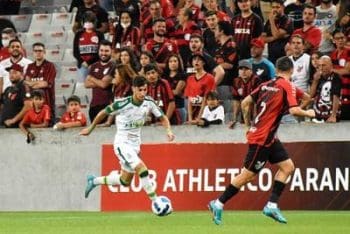 Coelho quer aproveitar boa fase e colar no G6. Athletico x Am&eacute;rica