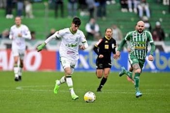 Am&eacute;rica vence e engrena no Brasileir&atilde;o.