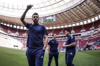 Cruzeiro continua atr&aacute;s de atacante.