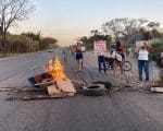 Popula&ccedil;&atilde;o do bairro Copacabana manifesta contra poss&iacute;veis despejos no bairro