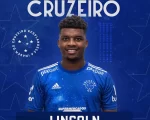 Cruzeiro anuncia centroavante amigo de Iniesta.