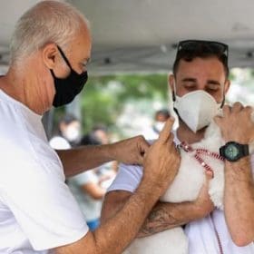 Vacinação de 3 mil cães marca lançamento do Cadastro Municipal de Cães e Gatos de Divinópolis