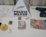 Jovem é preso quando escondia drogas na cidade de Carmo do Cajuru