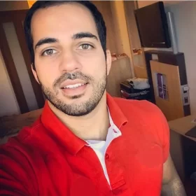 Suspeito de agredir faxineira que lavava cal&ccedil;ada em BH &eacute; intimado, mas n&atilde;o comparece &agrave; delegacia