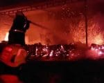 Inc&ecirc;ndio &eacute; registrado em f&aacute;brica de cer&acirc;mica em Ita&uacute;na