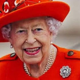 Prefeitura determina bandeiras a meio mastro por três dias pelo falecimento da rainha Elizabeth II