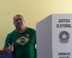 Candidato a deputado federal Sargento Elton votou no Cetep neste domingo (2)