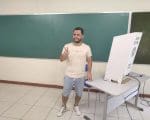 Senador eleito, Cleitinho Azevedo, votou neste domingo (30), na Escola Estadual Martin Cyprien- Polivalente