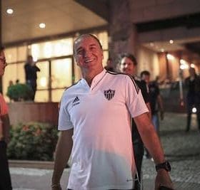 Destino de Cuca no Atl&eacute;tico. A SAF vai definir.