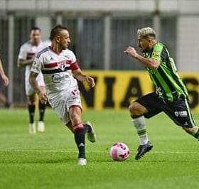 Am&eacute;rica perde de virada e distancia do G6