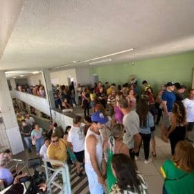 Confira fotos da votação na E.E. Dona Antônia Valadares em Divinópolis
