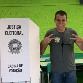 Candidato a deputado federal Fabiano Tolentino votou na E.E São Francisco De Assis