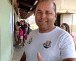 Candidato a deputado federal PC Produções votou na E.E. Manoel Correa Filho
