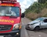 Carro capota e mulher fica ferida na BR-494 em Divinópolis