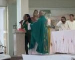 Ministra da Eucaristia mostra revolta com a eleição de Lula durante a missa no bairro Esplanada