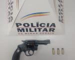 Após ameaçar familiares, suspeito é preso com arma e munições em Pará de Minas