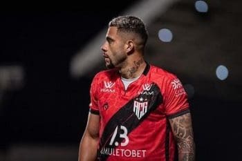 Cruzeiro tem interesse em atacante.