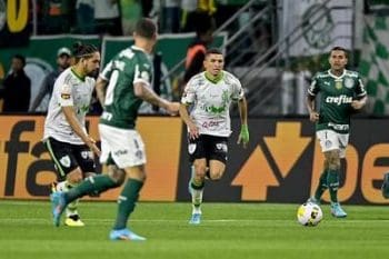 Mesmo com a derrota, Am&eacute;rica depende de si para chegar na Libertadores.
