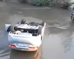 Carro de taxista é roubado e jogado no rio em Itaúna