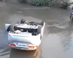 Carro de taxista &eacute; roubado e jogado no rio em Ita&uacute;na