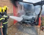 Ve&iacute;culo fica destru&iacute;do por inc&ecirc;ndio em Ita&uacute;na