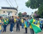 Bolsonaristas manifestam no Tiro de Guerra de Divin&oacute;polis pedindo interven&ccedil;&atilde;o militar