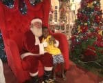 Papai Noel faz alegria de crianças no Shopping Pátio Divinópolis