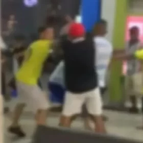 Vídeo: adolescente morre e três ficam feridos durante tiroteio após derrota do Brasil ontem (09)