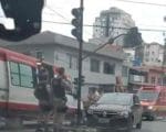 Acidente na Avenida JK deixa duas mulheres feridas