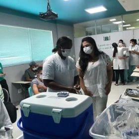 Balanço da vacinação contra Covid-19 em Divinópolis mostra que 88,77 % do público alvo tomaram pelo menos uma dose