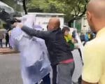 Vídeo: jornalistas são agredidos por manifestantes bolsonaristas em Belo Horizonte