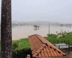 Cláudio: Região do Beira Rio fica alagada após enchente no Rio Boa Vista