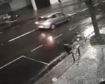 Vídeo: Mulher é colocada à força dentro de carro após ser perseguida