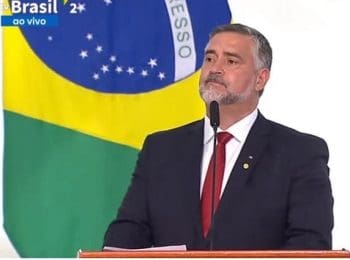 Paulo Pimenta comenta invas&atilde;o de pr&eacute;dios p&uacute;blicos