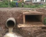Obra em galeria pluvial no bairro Primavera provoca transtornos, afirma morador
