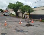 Poste cai na Rua Esmeralda no bairro Niterói em Divinópolis