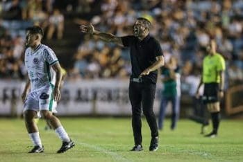 Coudet quer que gol &ldquo;saia mais r&aacute;pido&rdquo;.