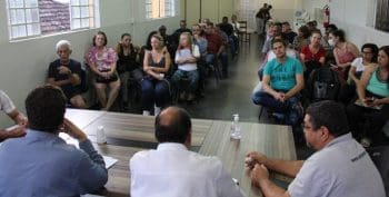 Servidores municipais de Divin&oacute;polis pedem 12% de recomposi&ccedil;&atilde;o salarial