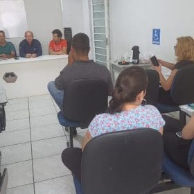 integrantes do F&oacute;rum de Desburocratiza&ccedil;&atilde;o se reuniram na sede Escola do Legislativo