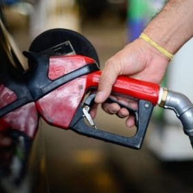 Subs&iacute;dio de R$ 2,12 ao diesel deve ser mantido por 30 dias