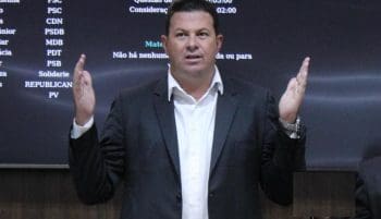 Vereador denuncia &lsquo;gabinete do &oacute;dio&rsquo; na prefeitura de Divin&oacute;polis