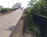 Homem cai de viaduto após fugir de um cachorro, em Divinópolis