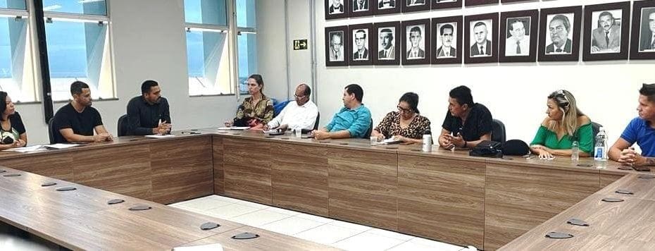 Durante reunião com sindicalistas, prefeito de Divinópolis disse que ganho real nos salários dos servidores só após a reforma do Divirpev (Foto: Pollyanna Martiins/Sintram)