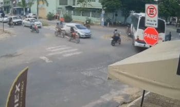 Acidente de moto &eacute; registrado em rotat&oacute;ria de Nova Serrana