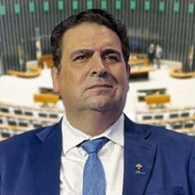 Marcha: Presidente da AMM segue para Bras&iacute;lia com mais de 400 prefeitos mineiros, confira entrevista
