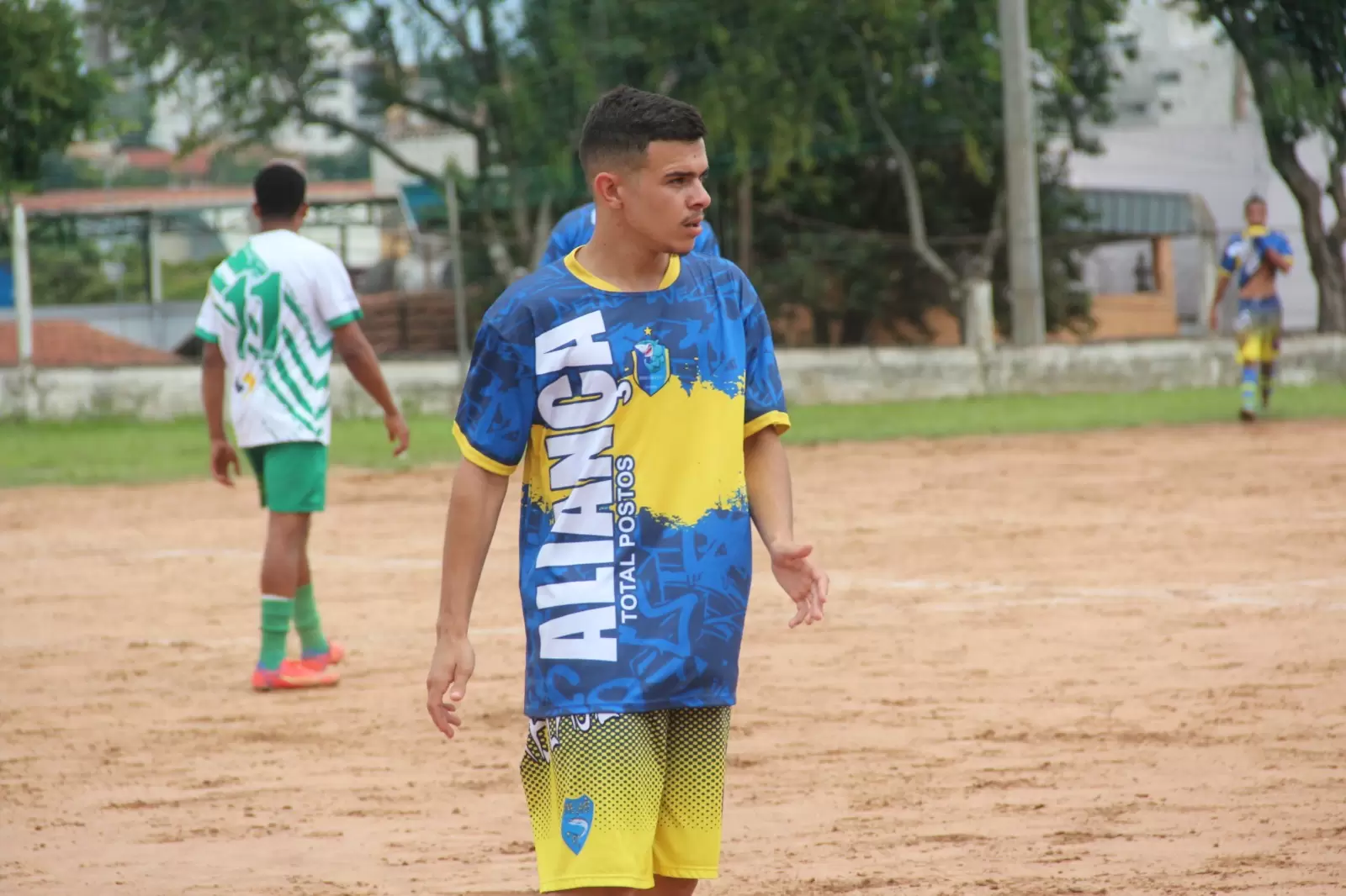 A promessa do futebol: Leozinho assina com o Tupy de Carmo do Cajuru