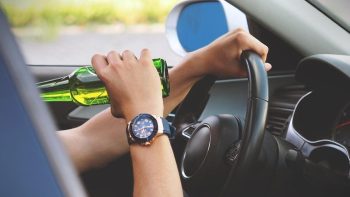 Condutor é preso com sintomas de embriaguez na MG-050 em Divinópolis